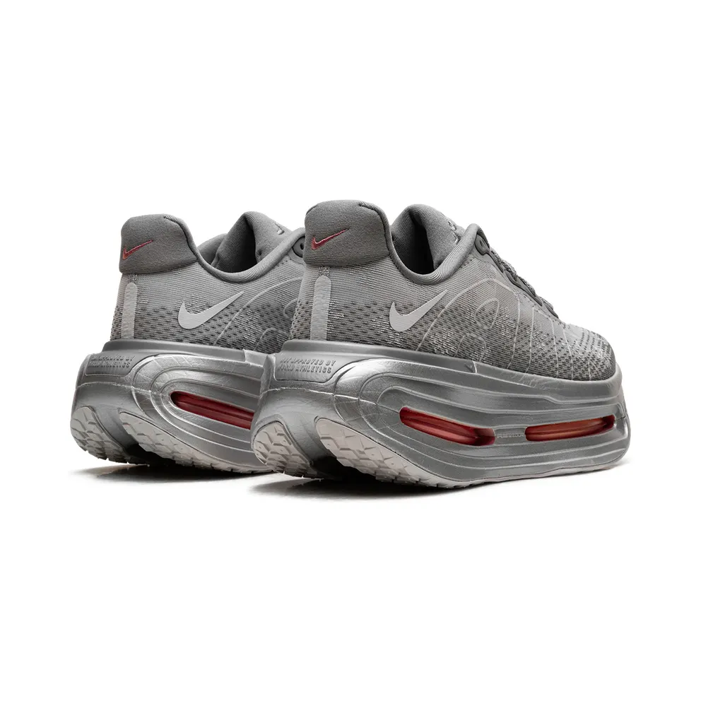 Nike Vomero “Geyser Grey / Metallic Silver” (IQ0028-001)