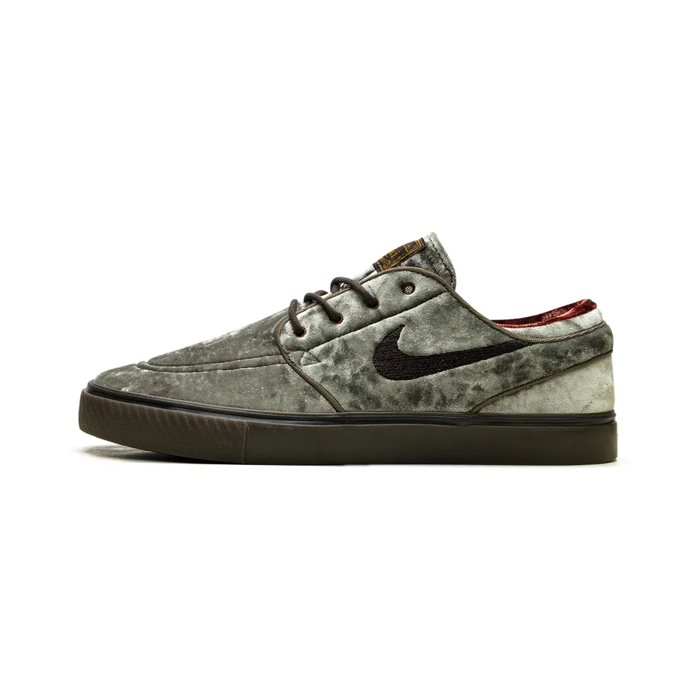 Nike SB Zoom Janoski OG+ SE “Medium Olive Baroque Brown Dark Team Red Velvet Brown” (FZ1302-200)