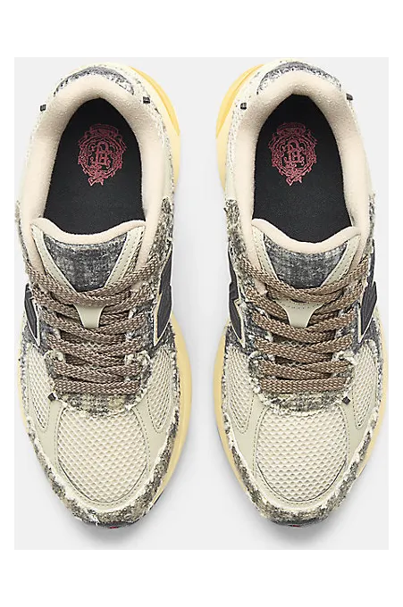 New Balance 2010 “Bag Lady”: de premie is eraf, en de grote maten zijn het goedkoopst (3)
