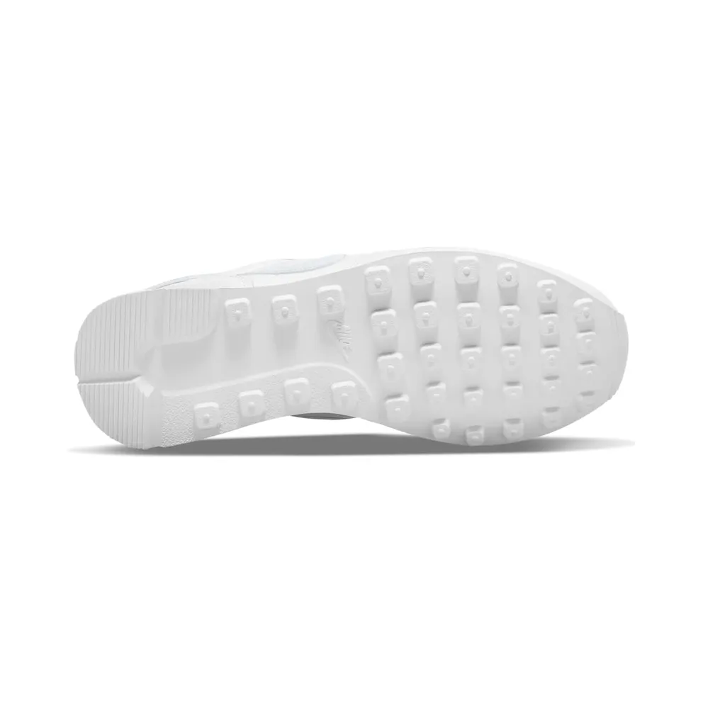 Nike Internationalist “White / Football Grey” (828407-106)