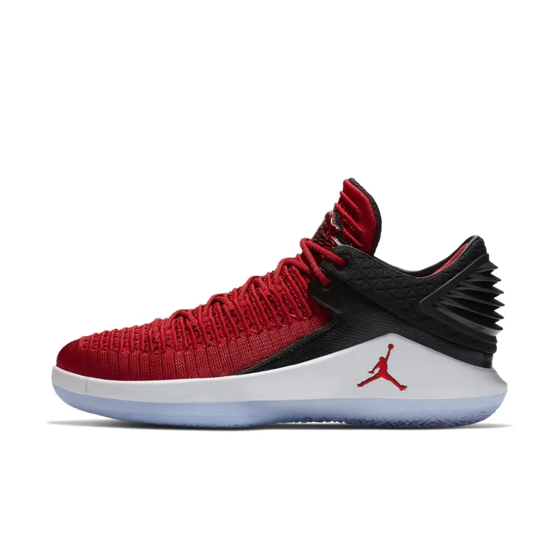 Jordan  XXXII Low Chicago Win Like 96 University Red/Black-Metallic Silver (AA1256-603)