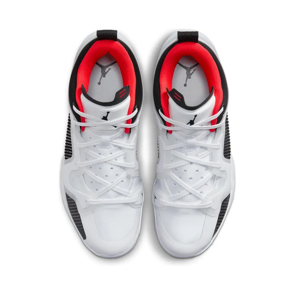 Air Jordan 37 Low “Siren Red” (DQ4122-100)
