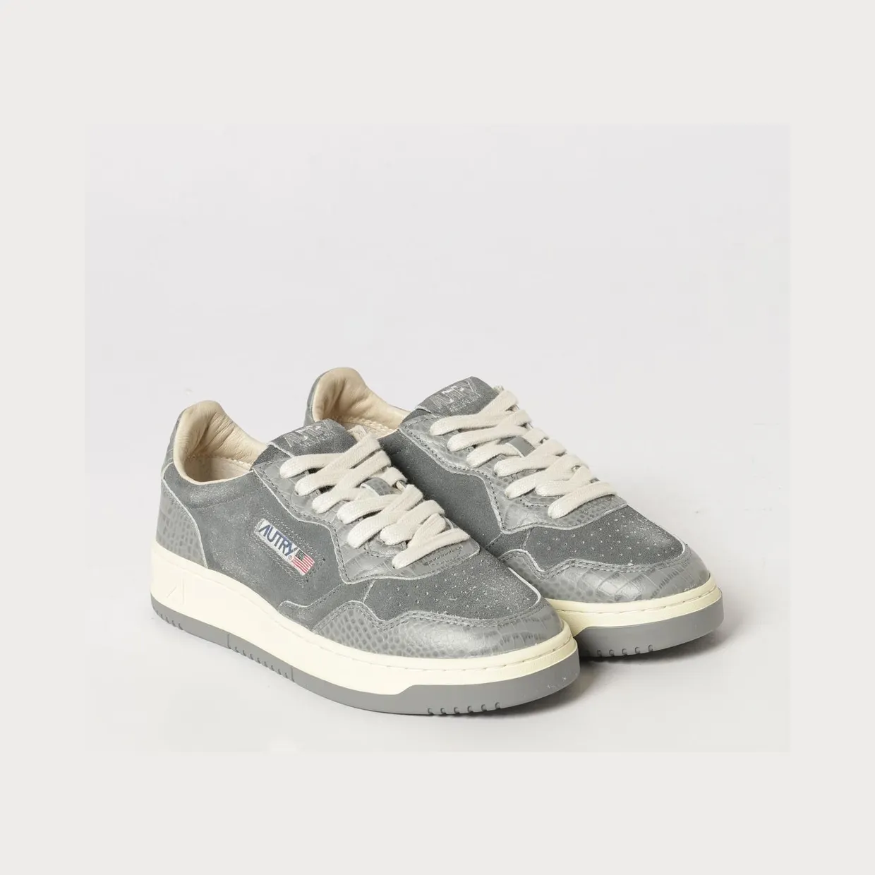 Autry Medalist Low Super Vintage Leather and Suede Sneakers with Worn Effect Blue (AULWCJ02)