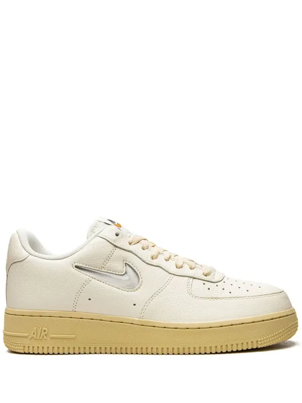 Nike Air Force 1 low-top – Beige (DO9456)