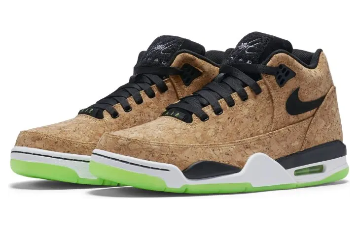 nike-sneaker 748281-100