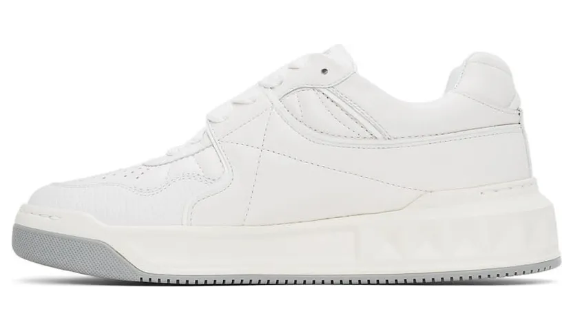 Valentino Garavani White One Stud Low-Top Sneakers (WW2S0CS4NWN) (3)