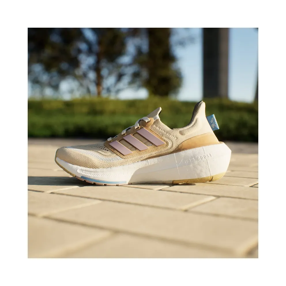 adidas Ultra Boost Light Crystal Sand Preloved Fig Blue Burst (IE5834)