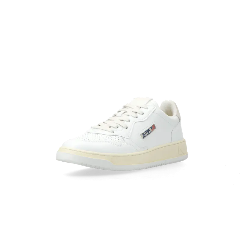 Autry Medalist Low W (White / ivory) – AULWVS05