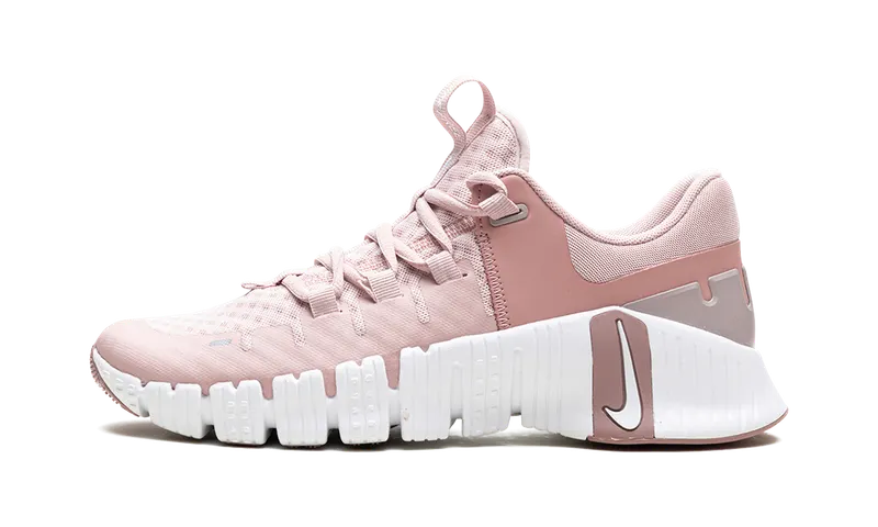 Nike Free Metcon 5 “Pink Oxford” (DV3950-600)