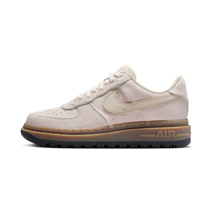 Nike Air Force 1 Low Luxe “Light Orewood Brown / Gum Dark Brown / Anthracite / Sail” (HV2531-100)