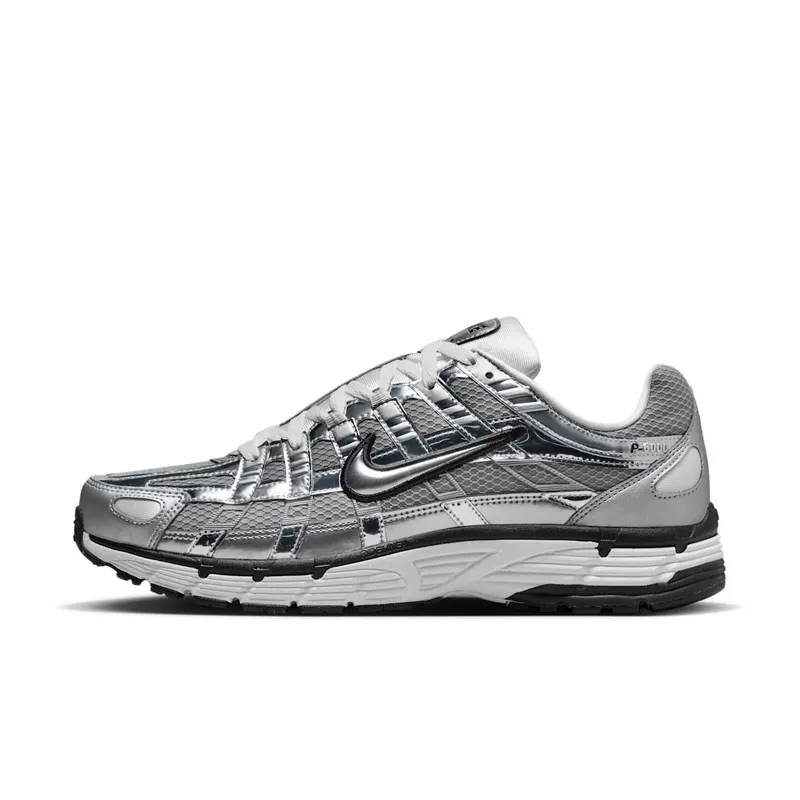 Nike P-6000 “Metallic Silver”: berekend, en juist daarom raak