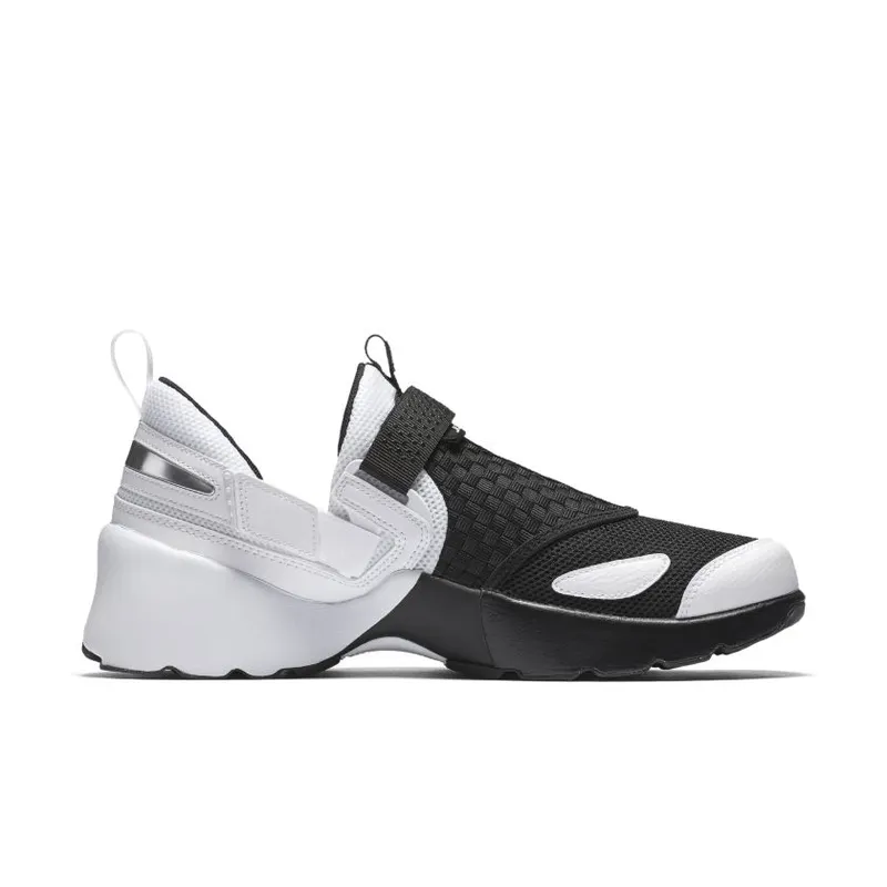 Jordan Trunner LX Black White Black/White (897992-010)