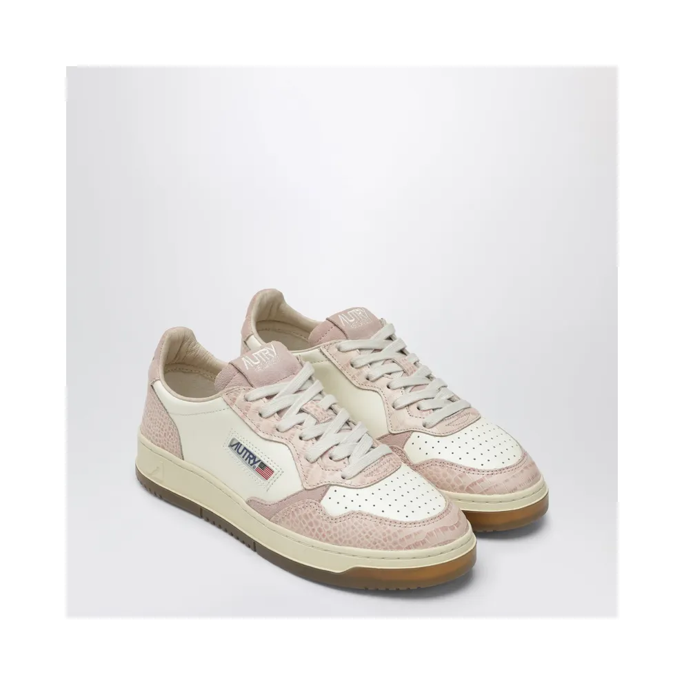Medalist Low in white/pink with crocodile-effect inserts AULWCZ03/T_AUTRY-CZ03_500-41
