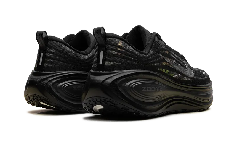 Nike Vomero Plus “Black / Dark Smoke Grey / Anthracite / Metallic Dark Grey” (IM3985-001)