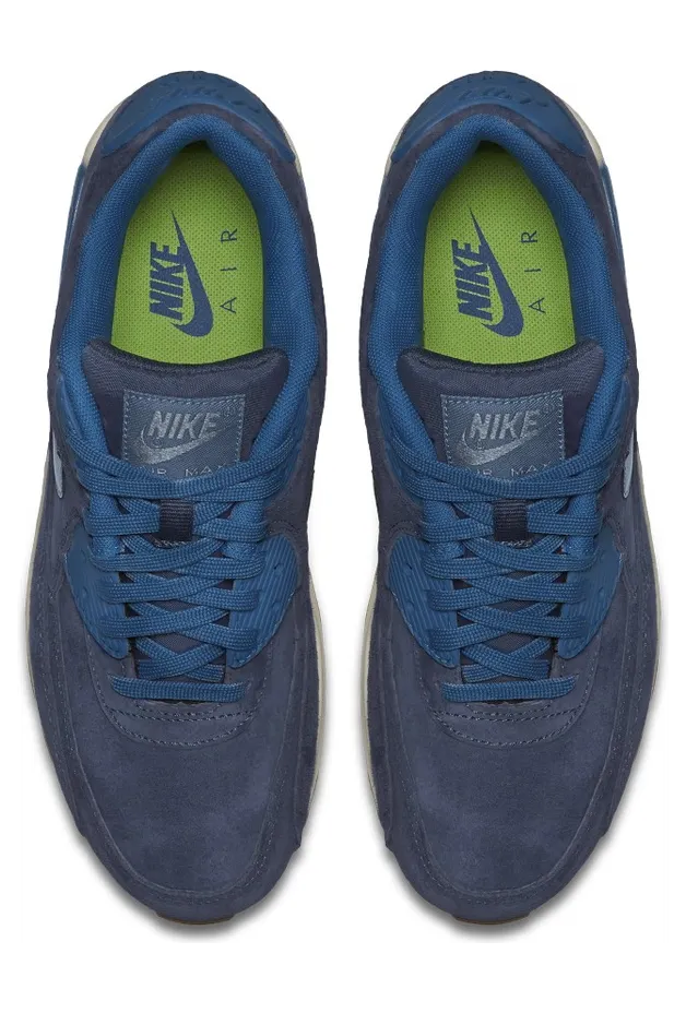 nike-sneaker 818598-400