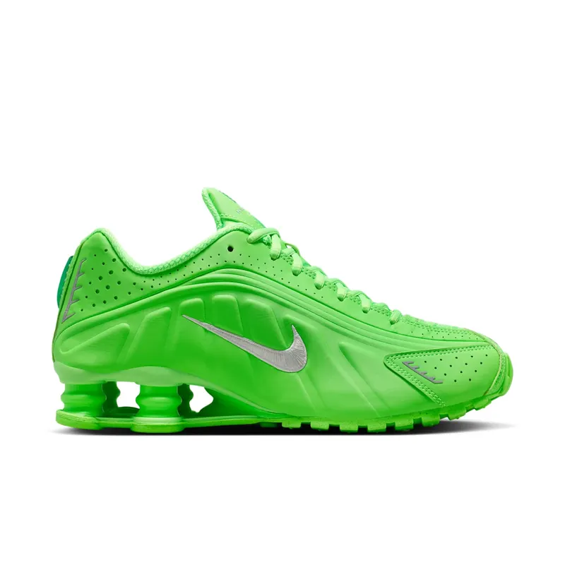 Nike Shox R4 “Green Strike” (HV0839-398)