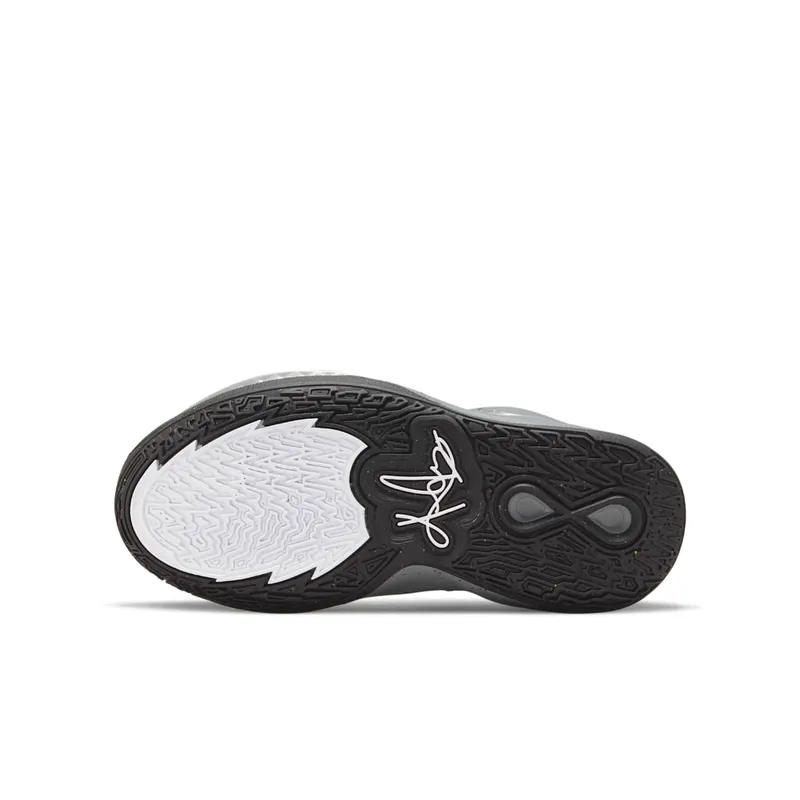 Kyrie Infinity SE Older Kids’ Basketball White (DD0335-108)
