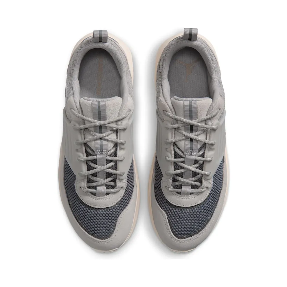 Jordan Trunner Light Iron Ore/Smoke Grey/Chalk/Legend Medium Brown (IB3722-011)