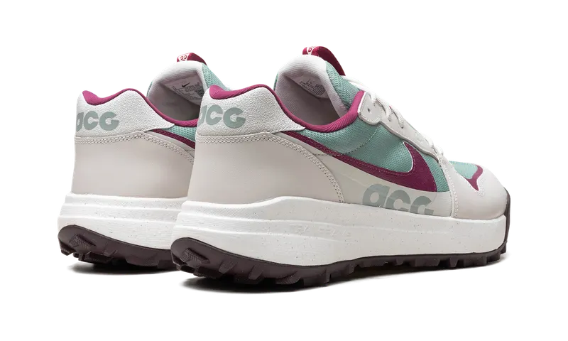 Nike ACG Lowcate “Mica Green Rosewood Light Bone” (DX2256-300)