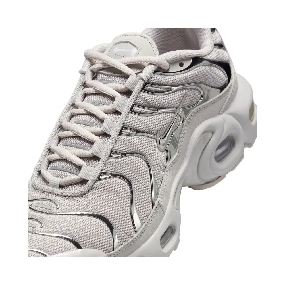 Nike Air Max Plus Light Iron Ore Gym Red Smoke Grey Metallic Silver (FZ0977-001)
