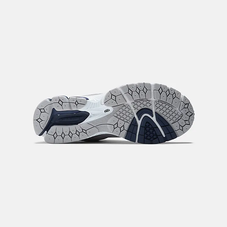 new-balance-2002r M2002RTH