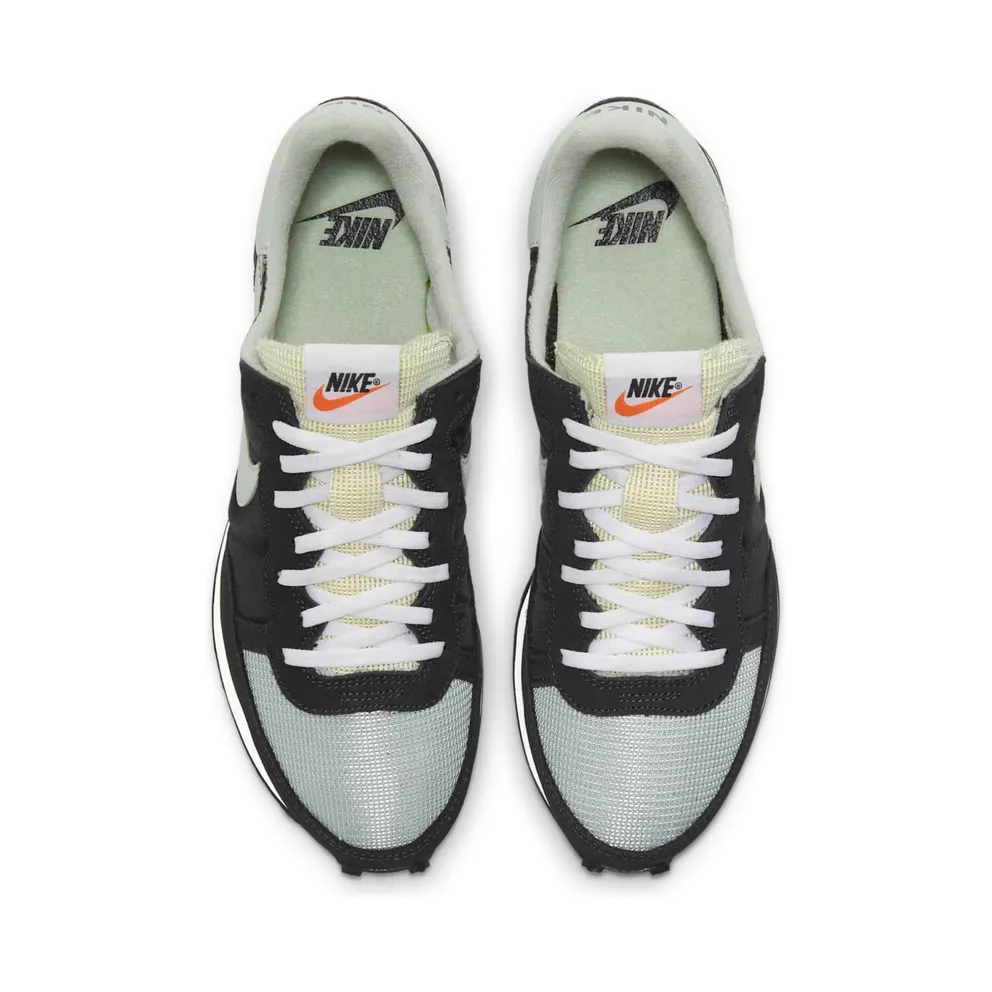 Nike Challenger OG Black “Off-Noir / Dark Smoke Grey / White / Light Silver” (CW7645-007)