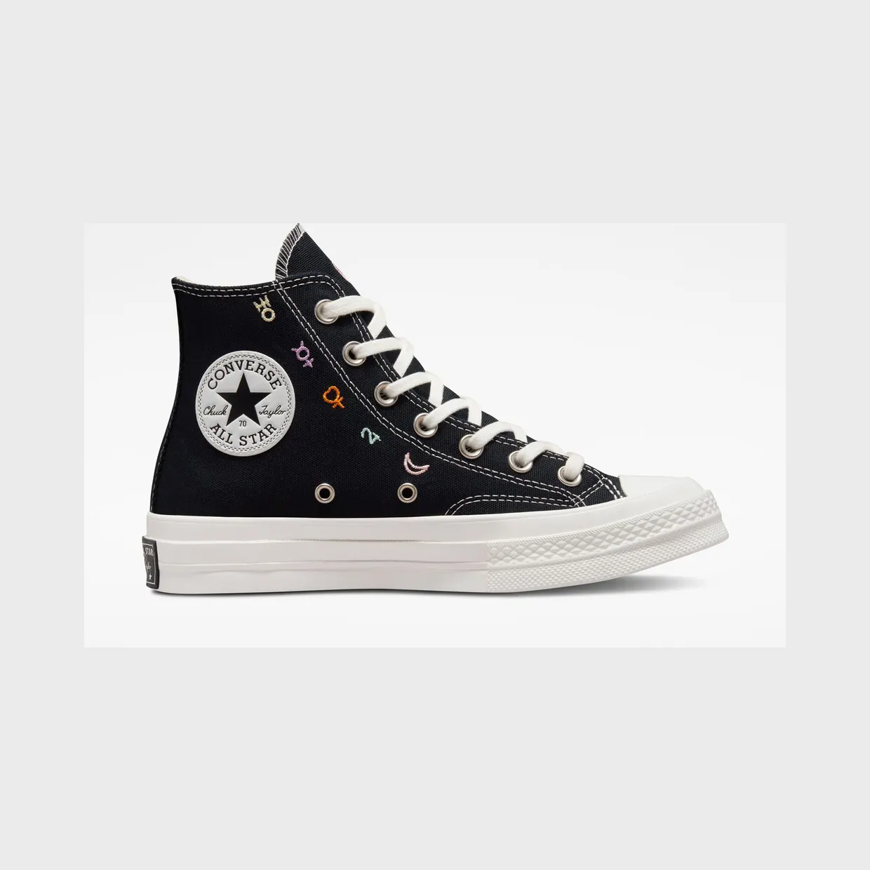converse-chuck-taylor-all-star A03738C
