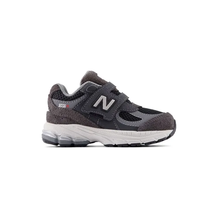 New Balance 2002 “Black” (IV2002RA)