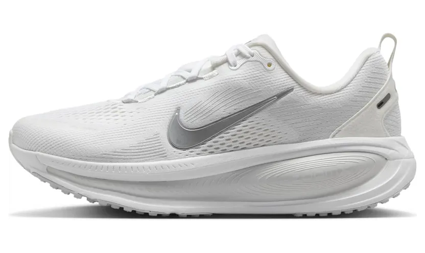 Nike Vomero 18 “White Photon Dust Summit White Metallic Silver” (HM6804-104)