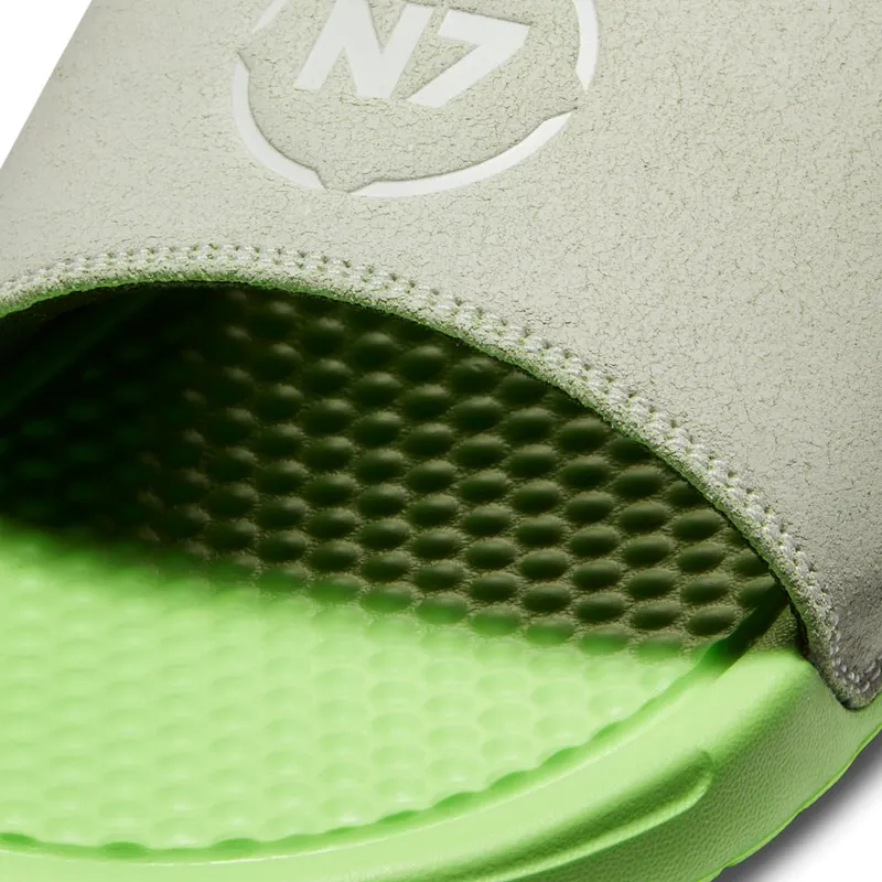 nike-benassi CV0267-001