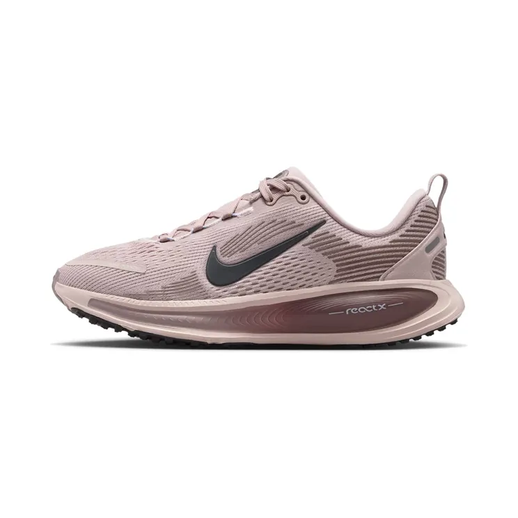 Nike Vomero 18 GS “Particle Rose / Silt Red / Tattoo / Off-Noir” (HQ2157-602)