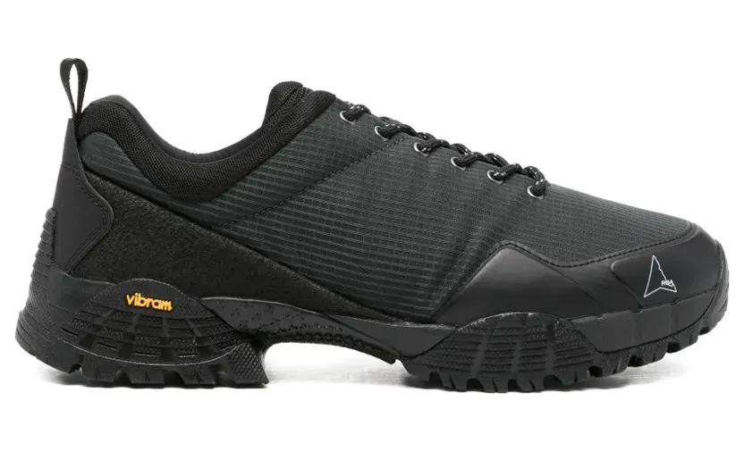 ROA Low-top with textuur – Black (YBUW138FA23BLK0001)