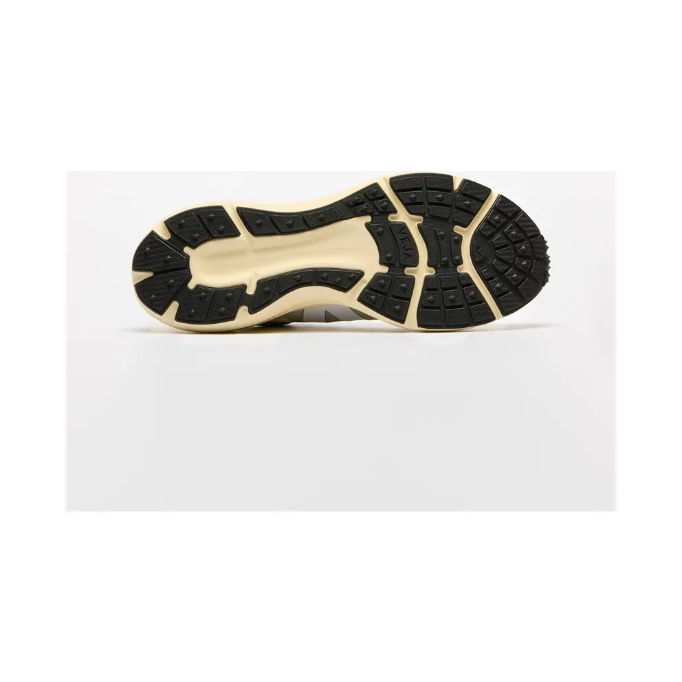Veja Condor White