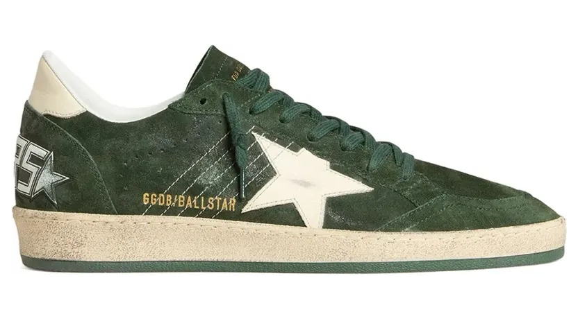 Golden Goose Ball Star aus grünem Wildleder mit weißem Lederstern und Fersenlasche (GMF00117F007204)