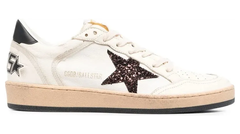 Golden Goose mit Stern-Patch – Nude (GWF00327F004159)