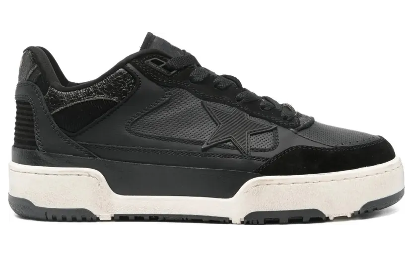 Golden Goose mit Stern-Patch – Black (GMF00630F007373)