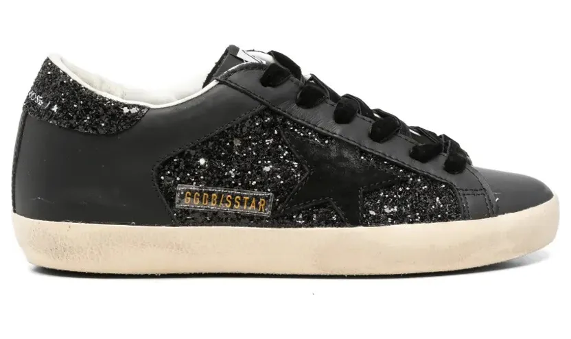 Golden Goose Super-Star in schwarzem Glitzer mit schwarzem Wildlederstern und Ledereinsätzen (GWF00103F006679)
