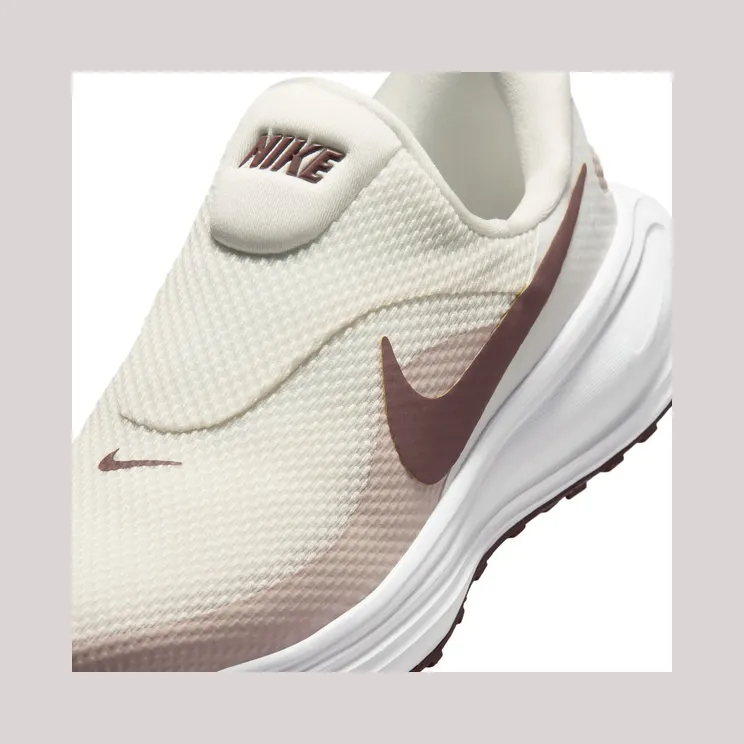 nike-revolution HQ2415-002