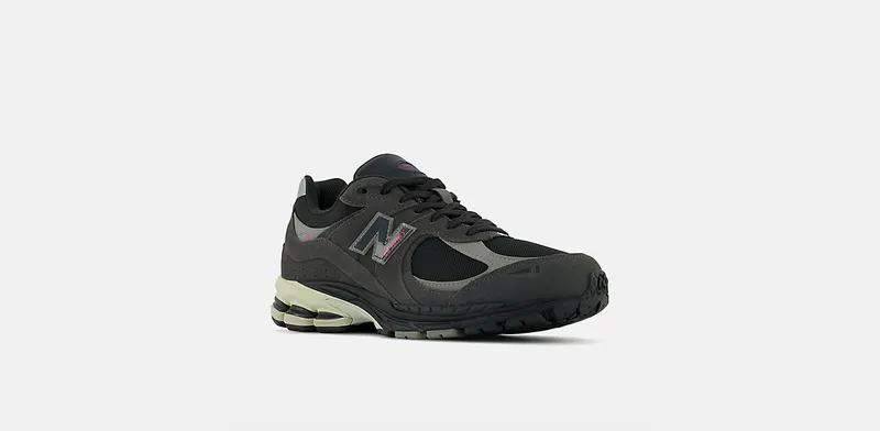 New Balance 2002R “Grey / Black” (M2002RGV)