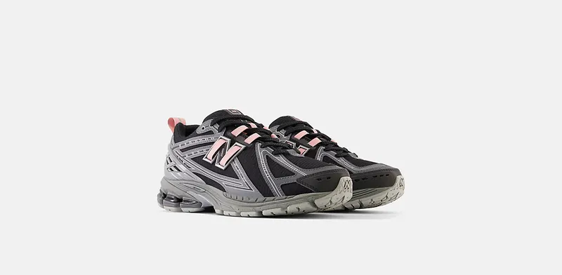 New Balance 1906R “Black / Pink” (M1906RHC)