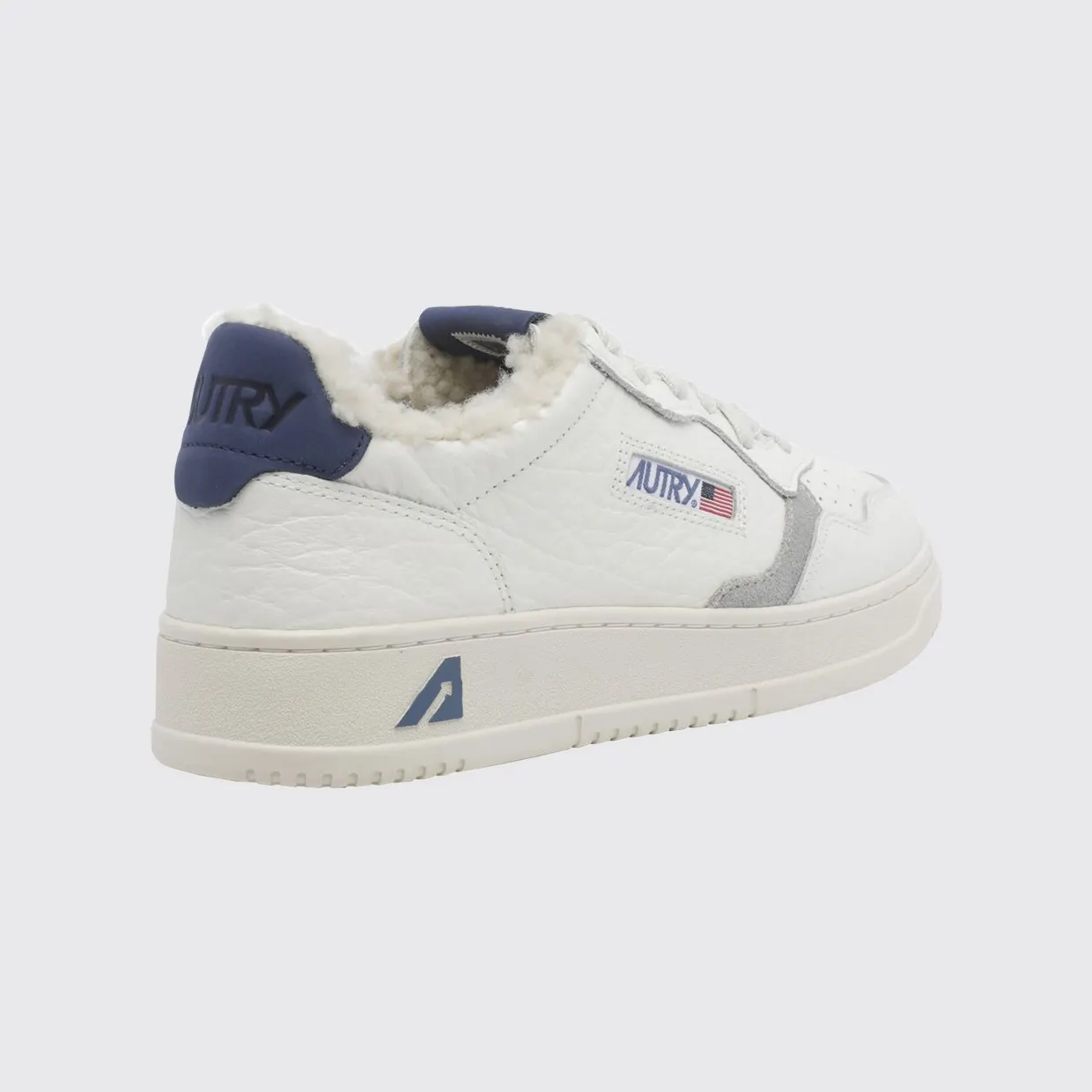Autry Medalist Low Sneakers in Grained Leather with Shearling Lining White (AUXMNE20) (2)