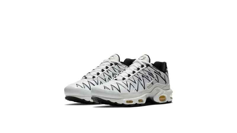 Nike Air Max Plus Shark (White) White/White-Black (AJ6311-100)