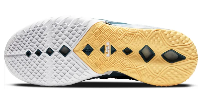 nike-lebron-18 DB8148-003