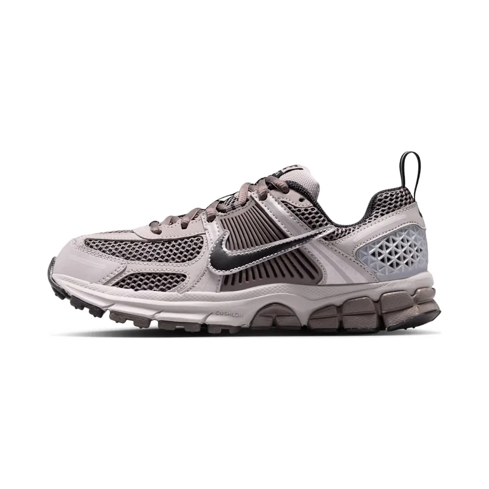 Nike Zoom Vomero 5 GS “College Grey Black-Cave Stone” (HF6998-010)
