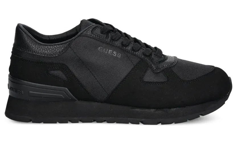 GUESS USA with labeldetails, model ‘TRESA’ (FMPALCELL12)