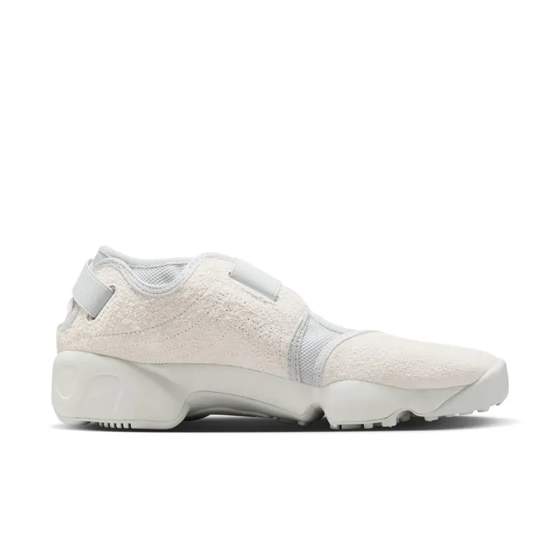 Nike Air Rift “Suede Pack” (photon dust / summit white) – HQ1474-001