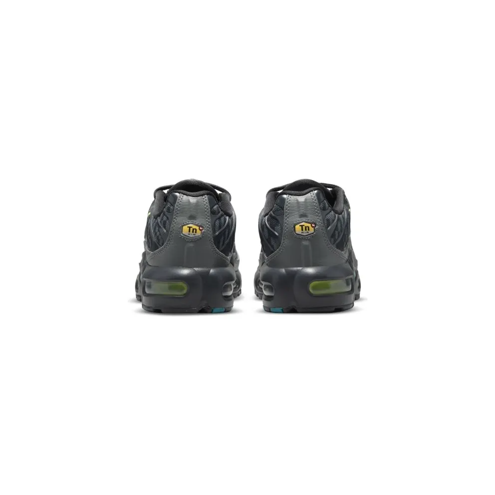Nike Air Max Plus “Smoke Grey / Lime Glow / Off-Noir / Aquamarine” (DM3266-001)