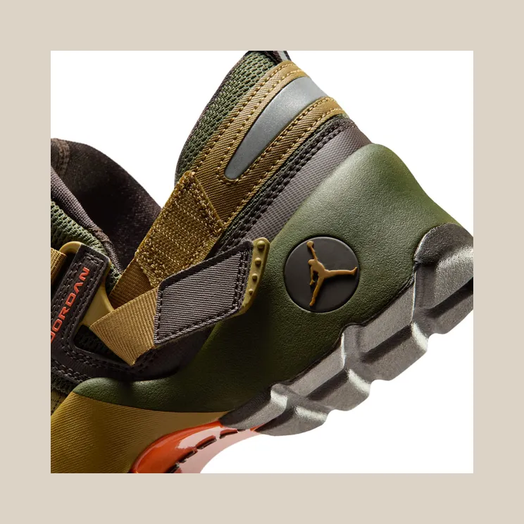 air-jordan-trunner IO4190-300