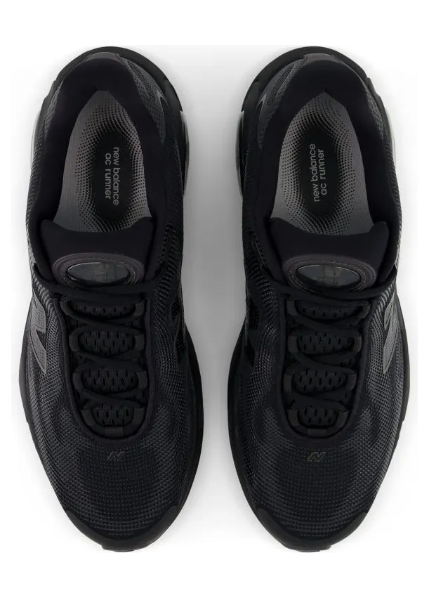 new-balance-sneaker MACR13XO