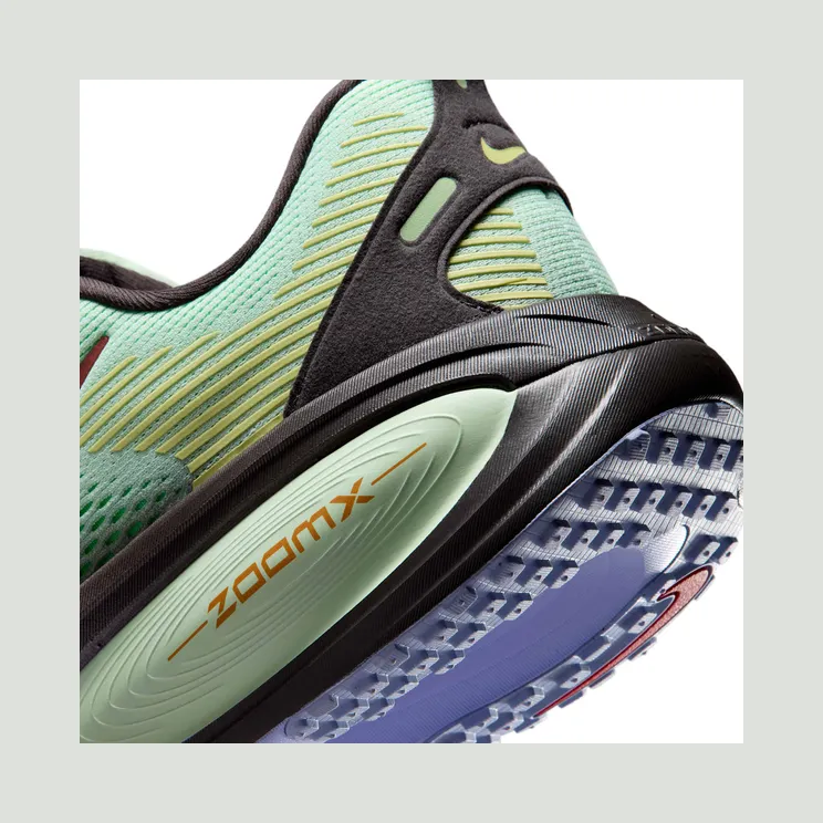 nike-vomero-18 IW1250-398
